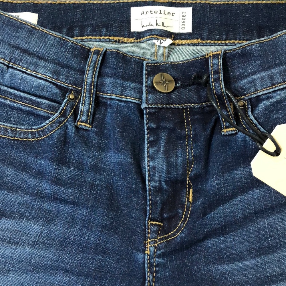 Jean - Picture 4 of 10
